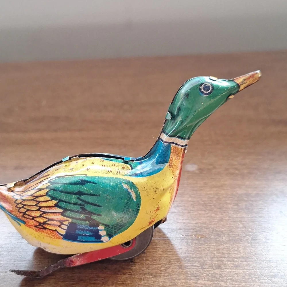 Inakita Japan Vintage Style Yellow & Green Duck Wind-Up Toy for Birds Category